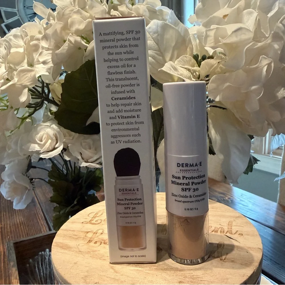 New DERMA-E Essentials Sun Protection Mineral Powder SPF 30 NEW 0.16 oz